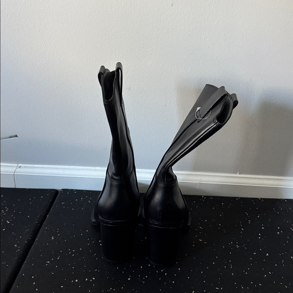 Black Ankle-High Leather Boots